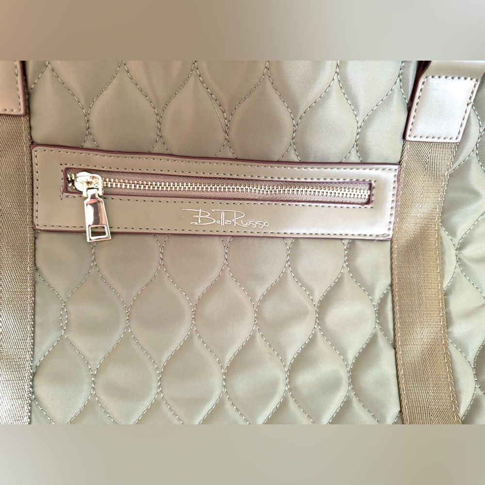 Olive Belle Russo Quilted Weekender Bag w/ Gold Tone Accents & Dust Bag - Picture 3 of 5